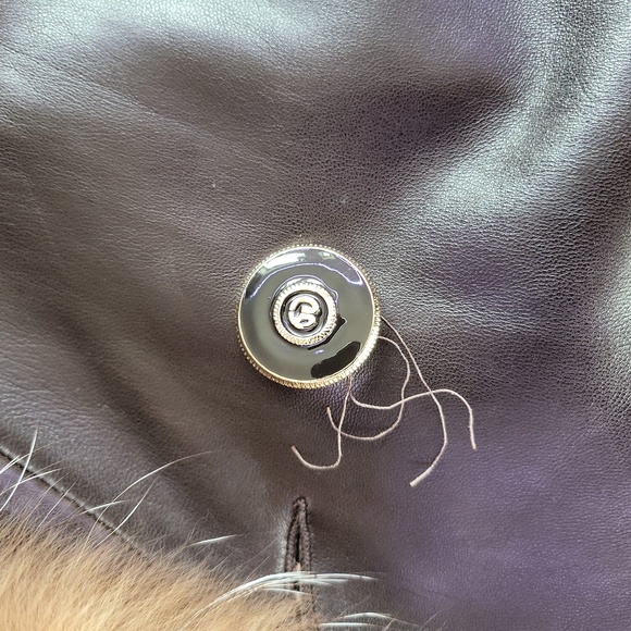 St. John large womens leather jacket. - Picture 6 of 8